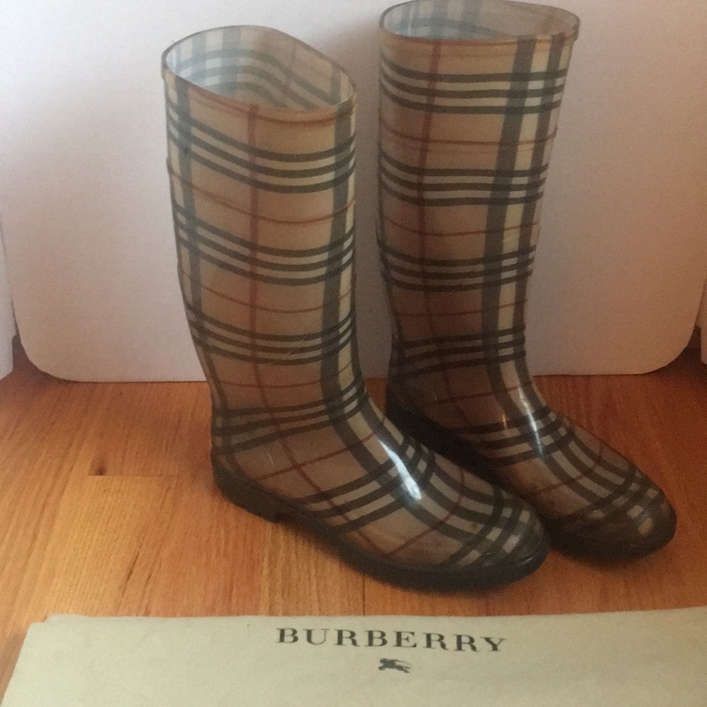 Authentic Burberry Women’s Nova Check rain boots